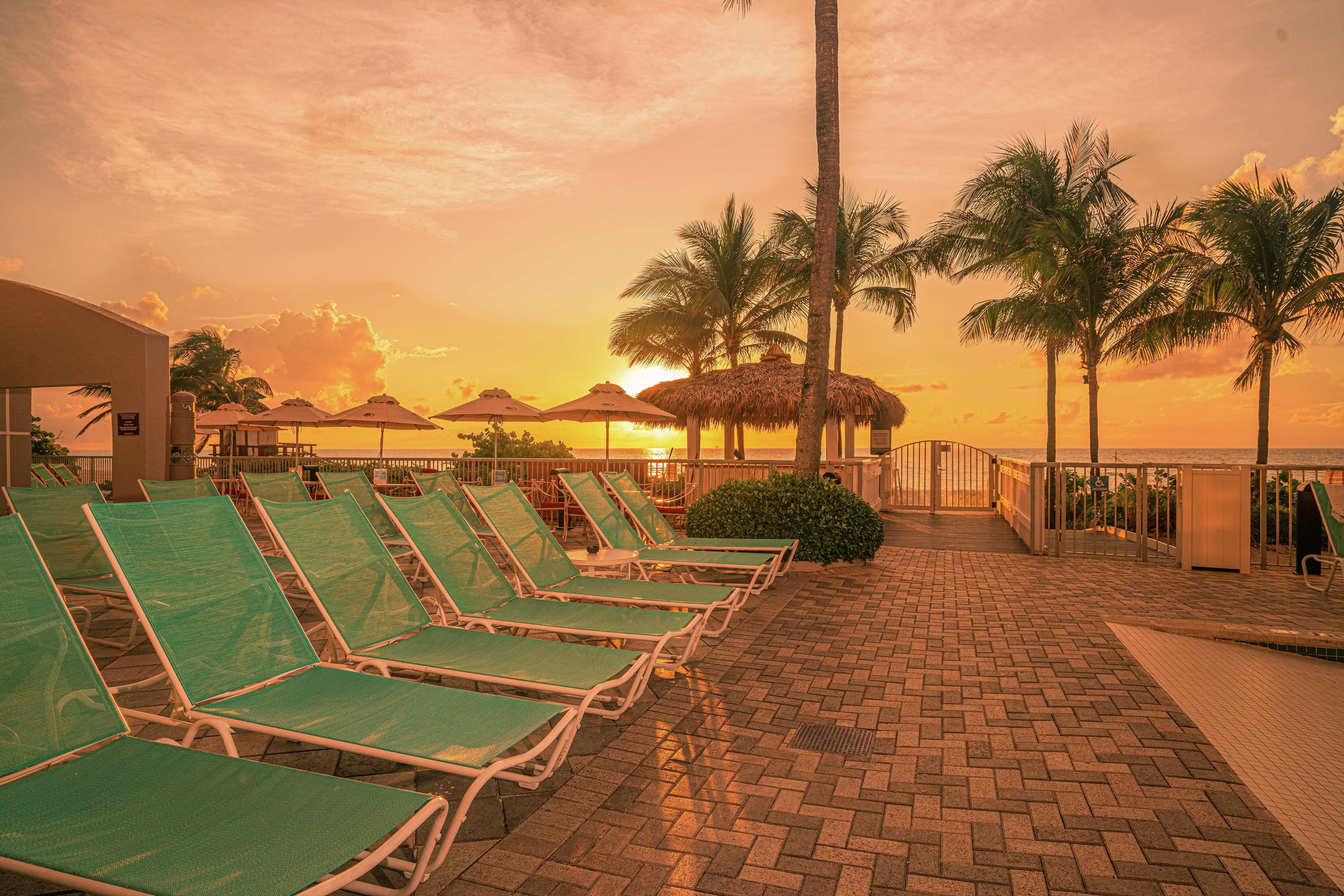 Doubletree By Hilton Ocean Point Resort - North Miami Beach Sunny Isles Beach Eksteriør billede