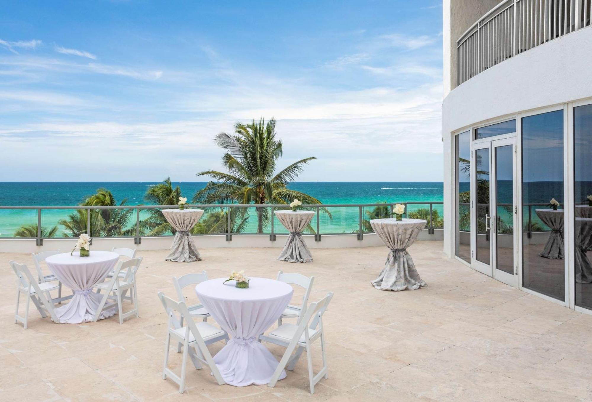 Doubletree By Hilton Ocean Point Resort - North Miami Beach Sunny Isles Beach Eksteriør billede