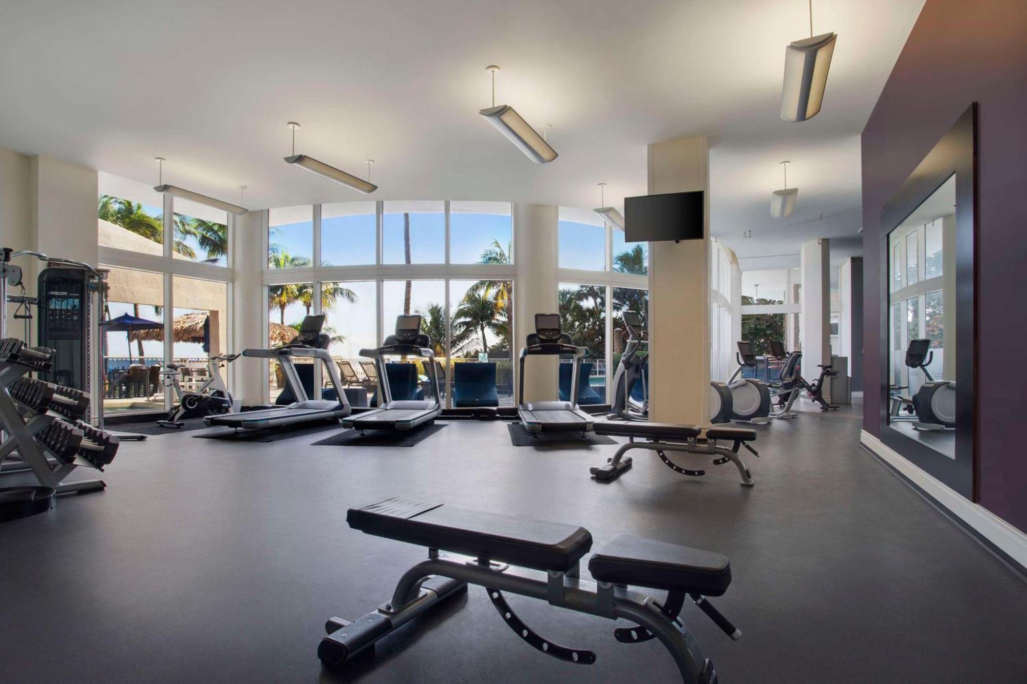 Doubletree By Hilton Ocean Point Resort - North Miami Beach Sunny Isles Beach Eksteriør billede