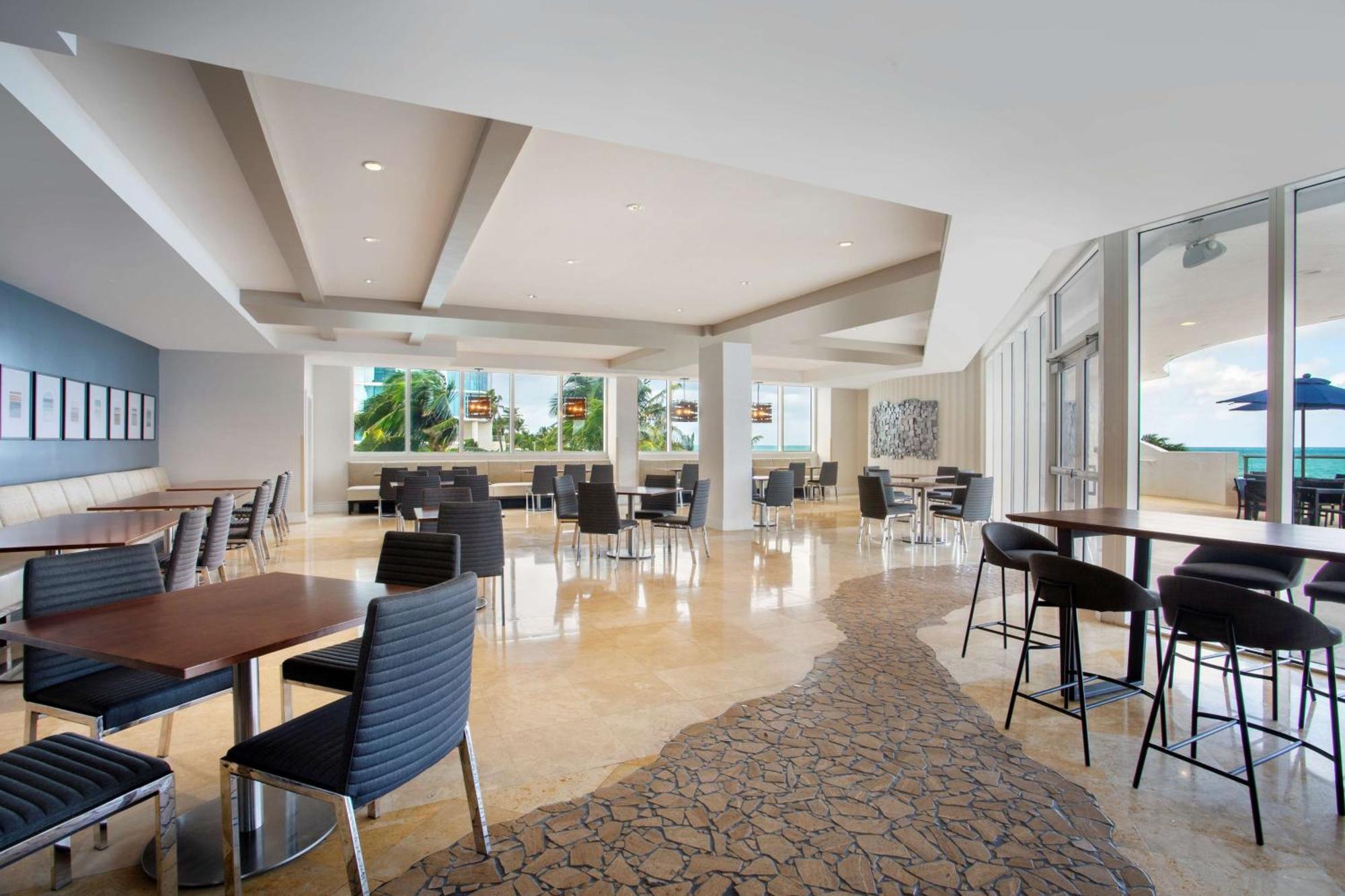 Doubletree By Hilton Ocean Point Resort - North Miami Beach Sunny Isles Beach Eksteriør billede